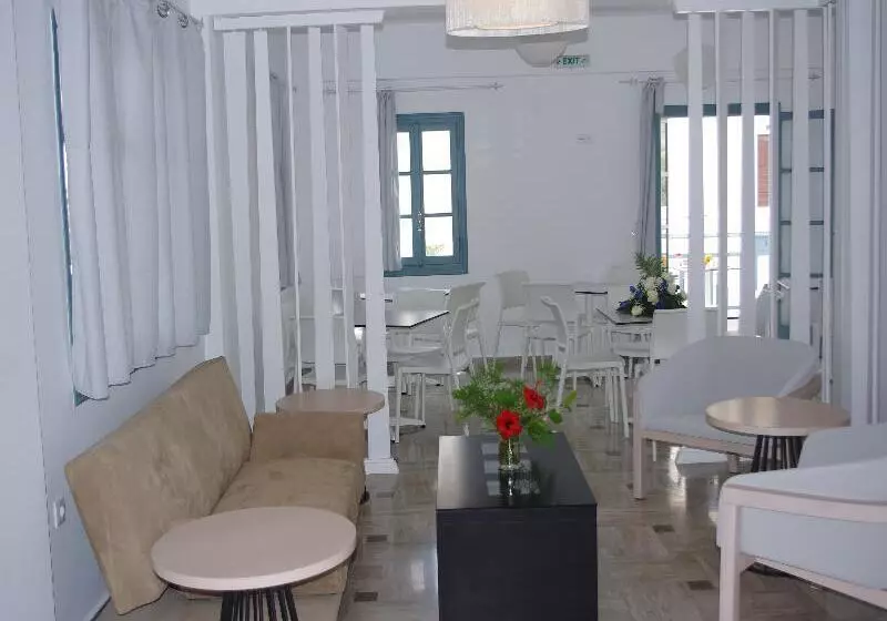 Отель Iris Boutique