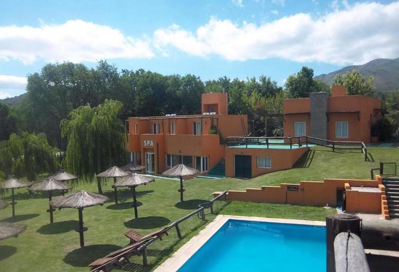 ホテル Posada Terrazas Con Pileta Climatizada