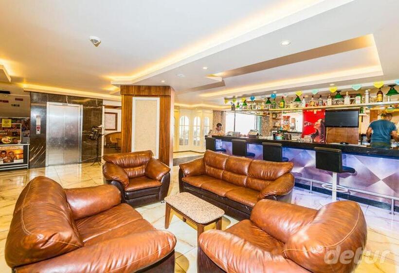 Отель Lavinia Apart