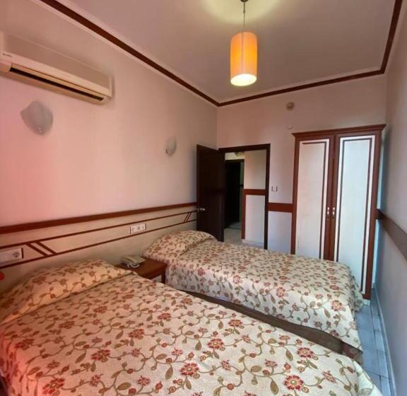 Отель Lavinia Apart