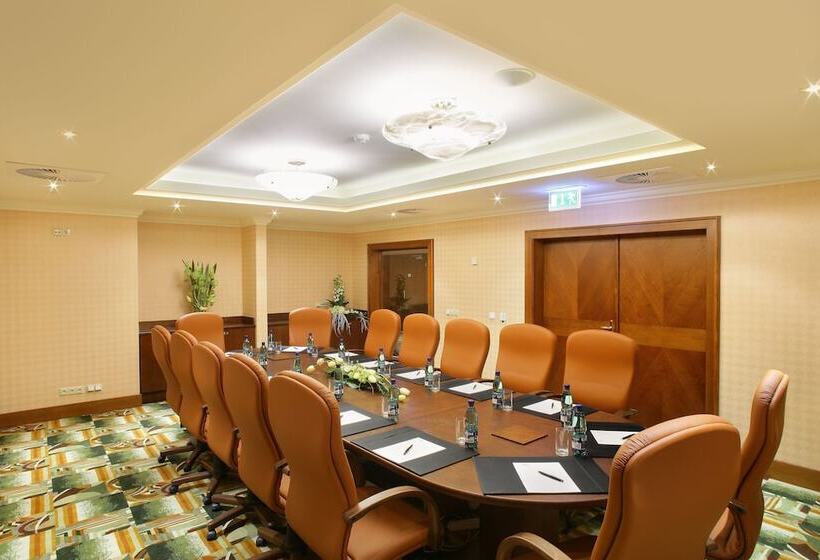 Lindner Hotel Prague Castle, Part Of Jdv By Hyatt