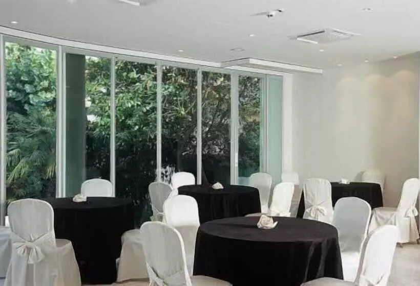 Отель M Glamour