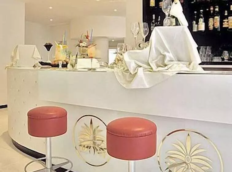 Отель M Glamour