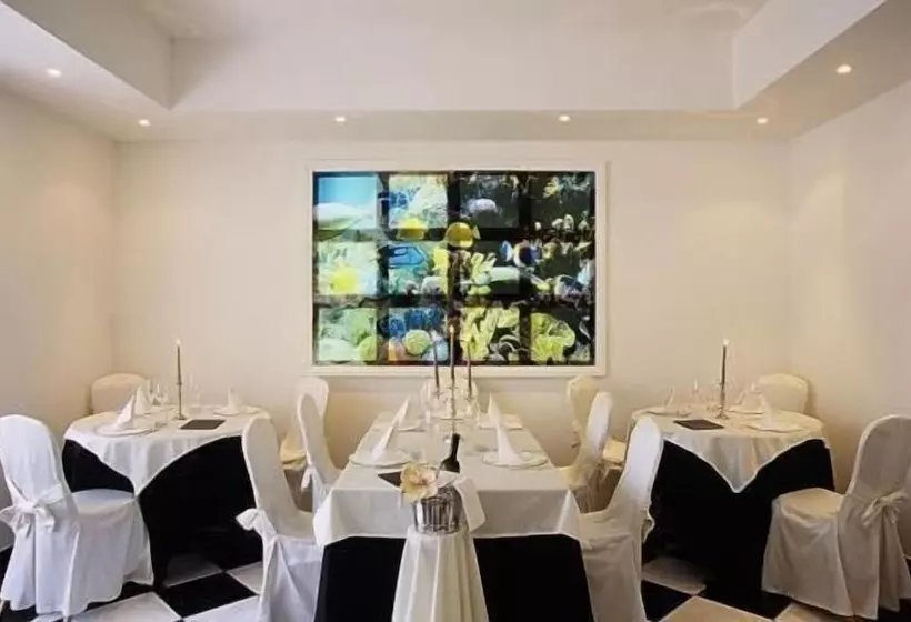 Отель M Glamour