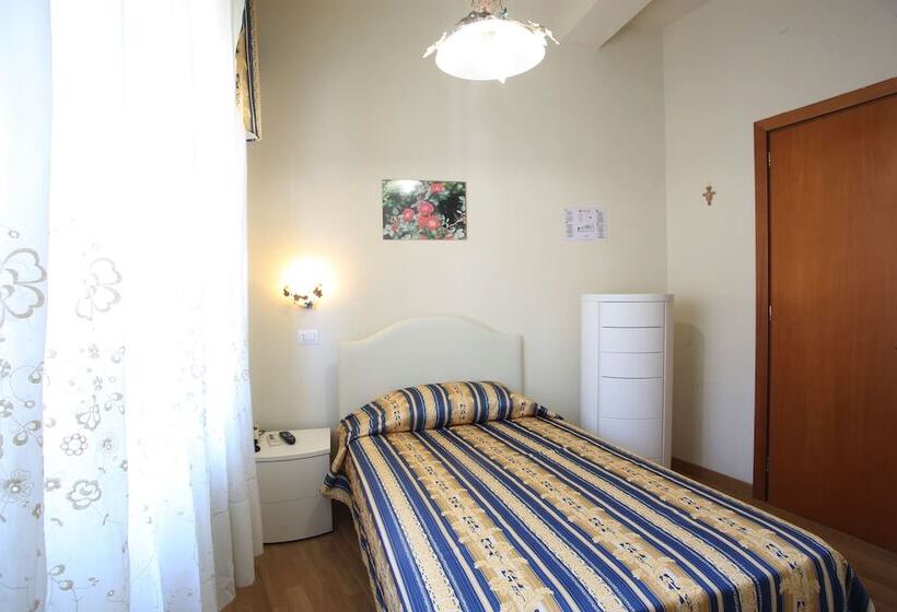 ホテル Nuovo Savi