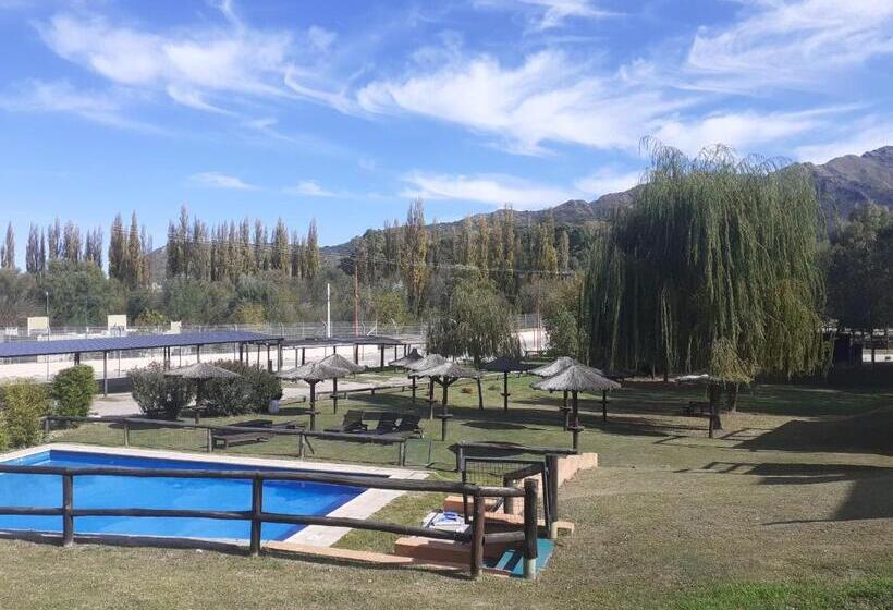 ホテル Posada Terrazas Con Pileta Climatizada