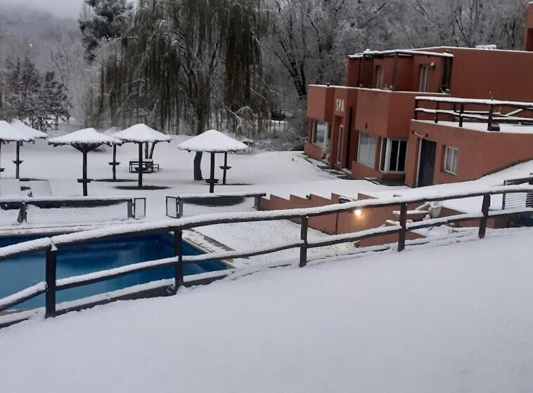 ホテル Posada Terrazas Con Pileta Climatizada