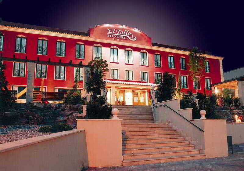 فندق Restaurante El Tollo