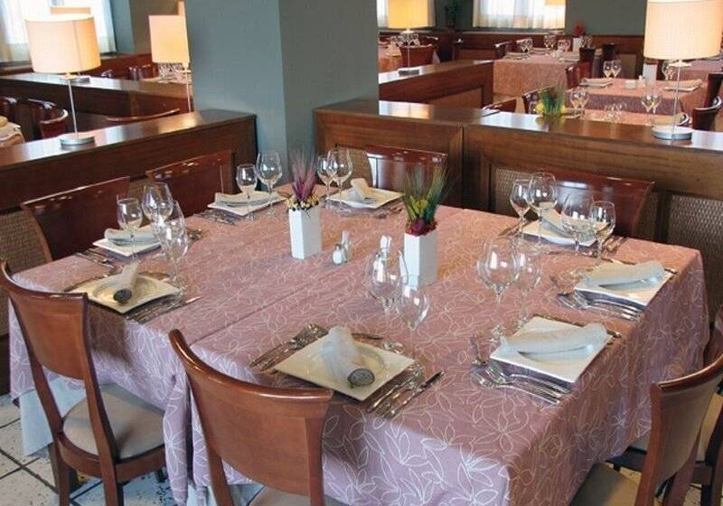 酒店 Restaurante El Tollo