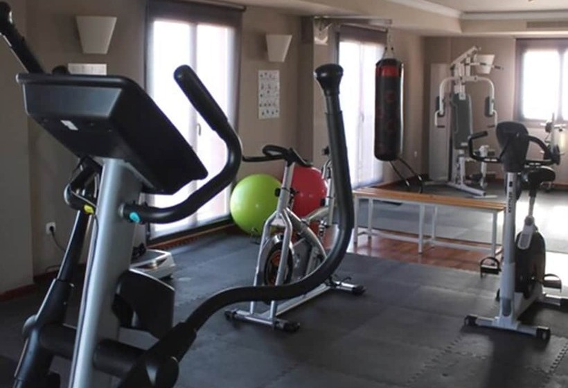 酒店 Restaurante El Tollo