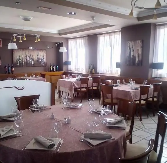 Hotel Restaurante El Tollo