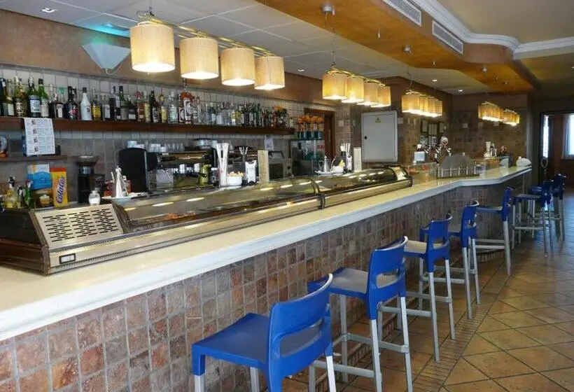 Hotel Restaurante El Tollo