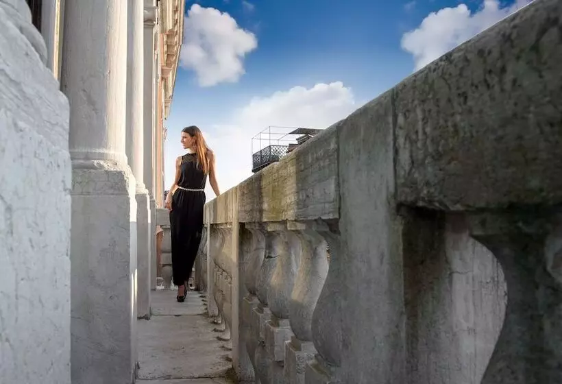 هتل Ruzzini Palace