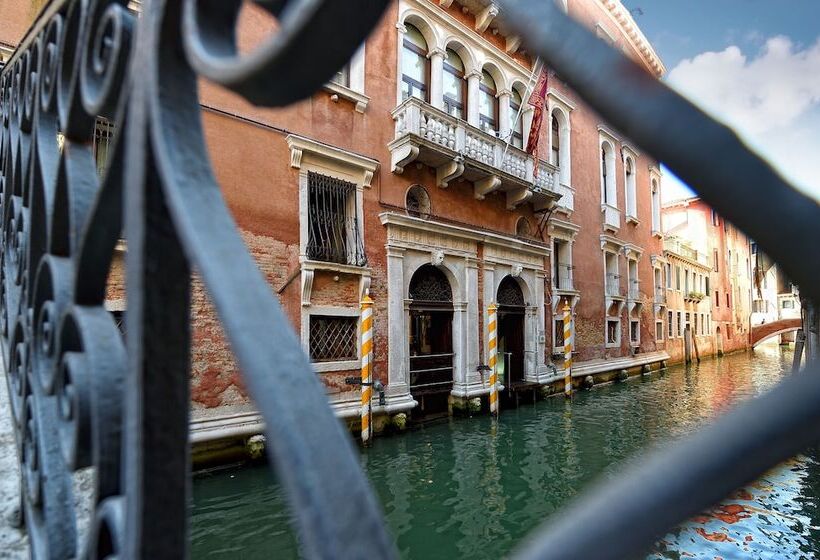 هتل Ruzzini Palace