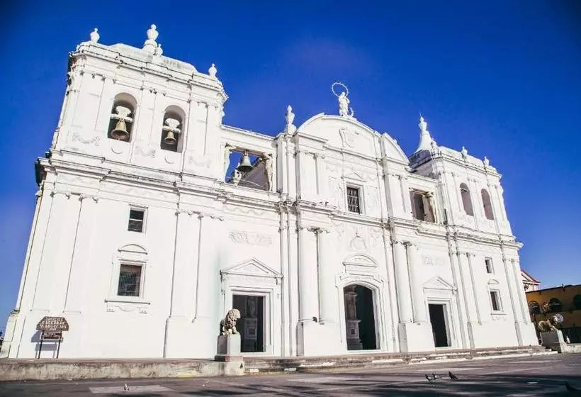 Отель San Juan De Leon