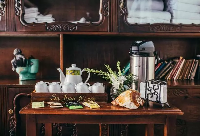 Отель San Juan De Leon