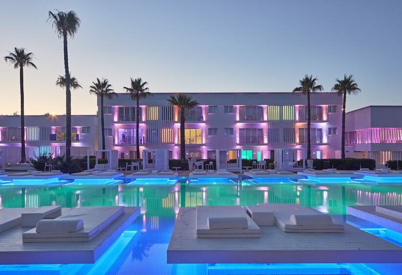 Отель So White Club Resort