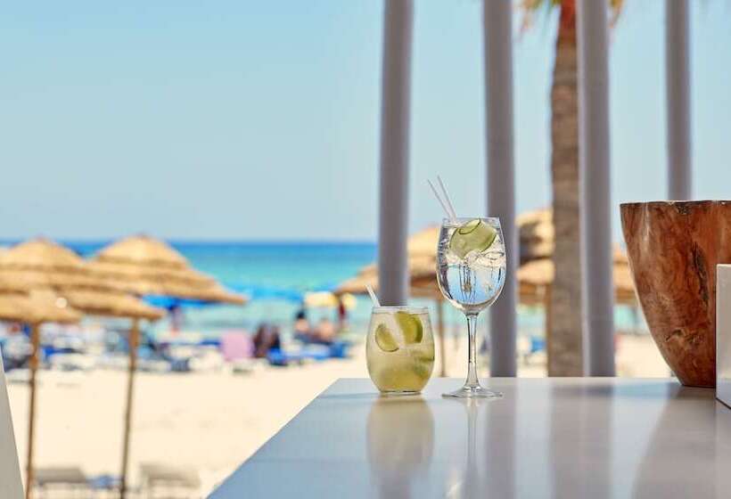 Отель So White Club Resort