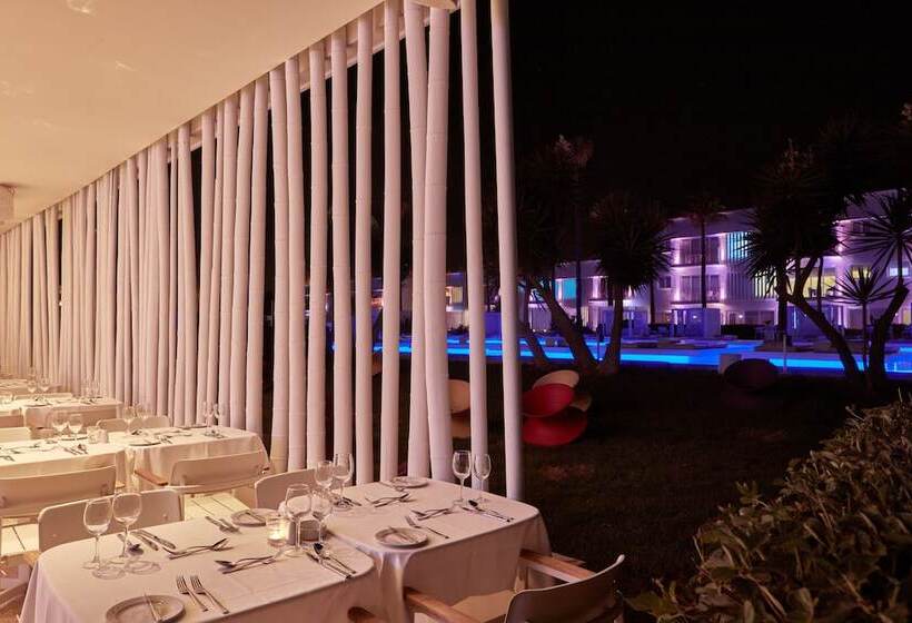 Отель So White Club Resort