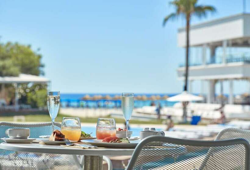 Отель So White Club Resort