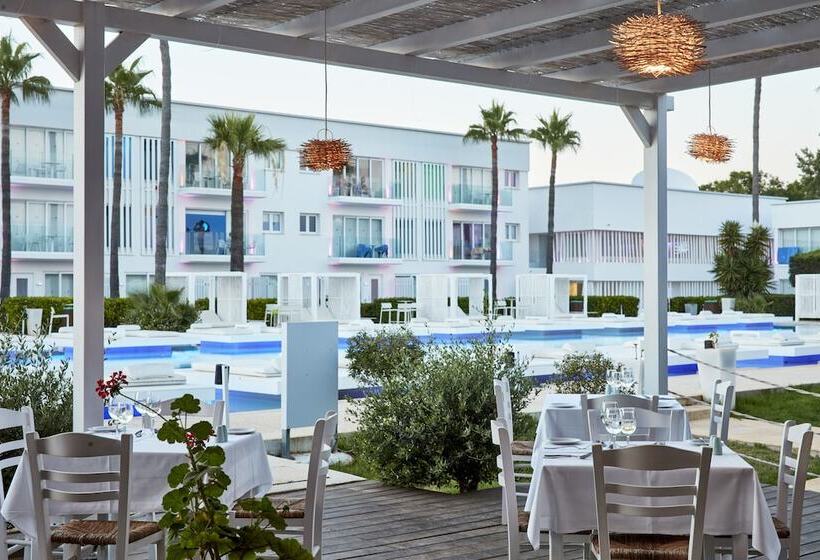 Отель So White Club Resort