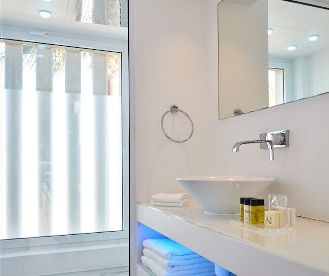 Отель So White Club Resort