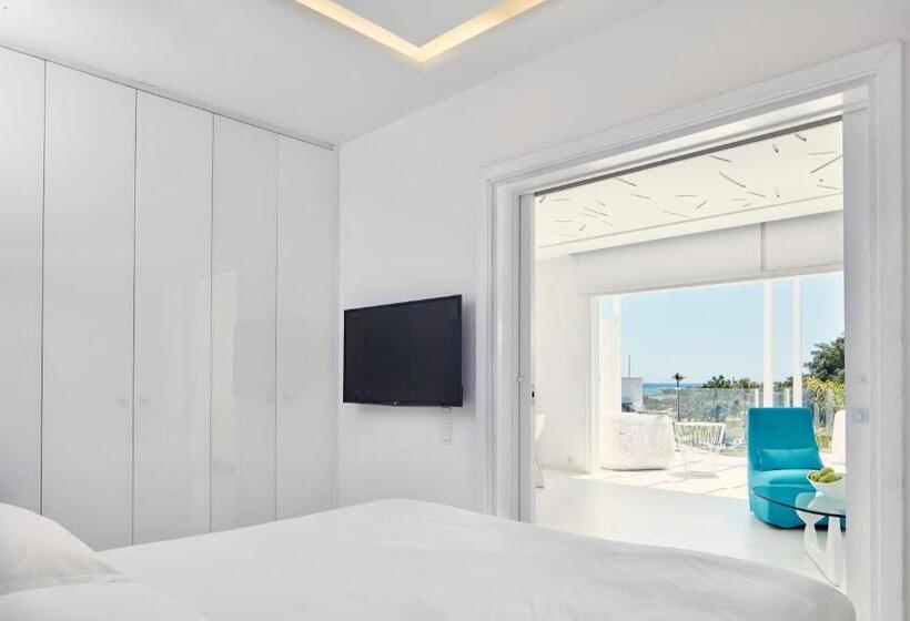 Отель So White Club Resort