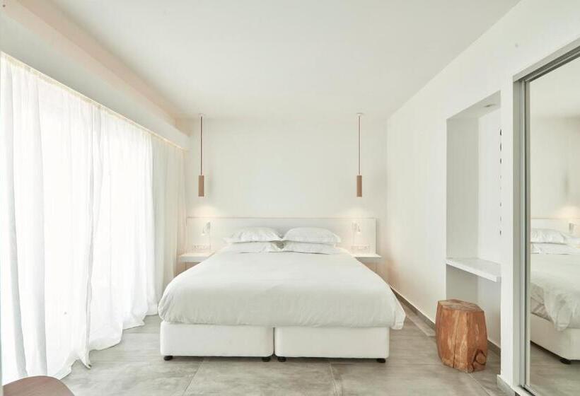 Отель So White Club Resort