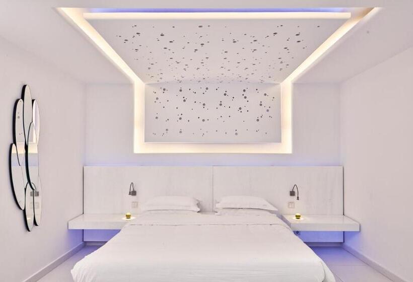 Отель So White Club Resort