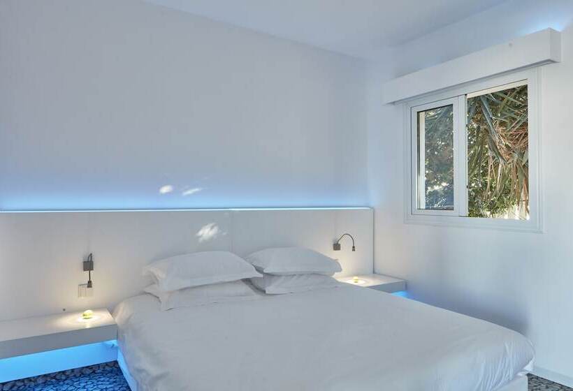 Отель So White Club Resort