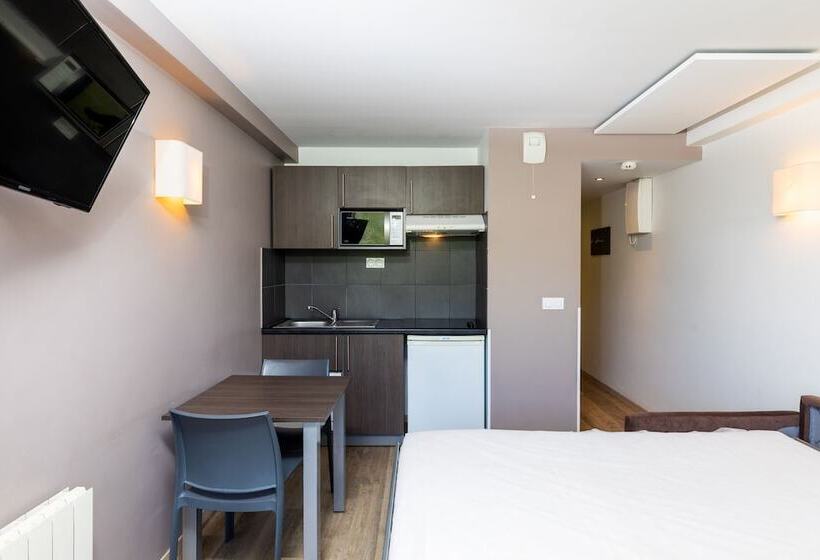 בית מלון כפרי Sowell Résidences Pierre Blanche