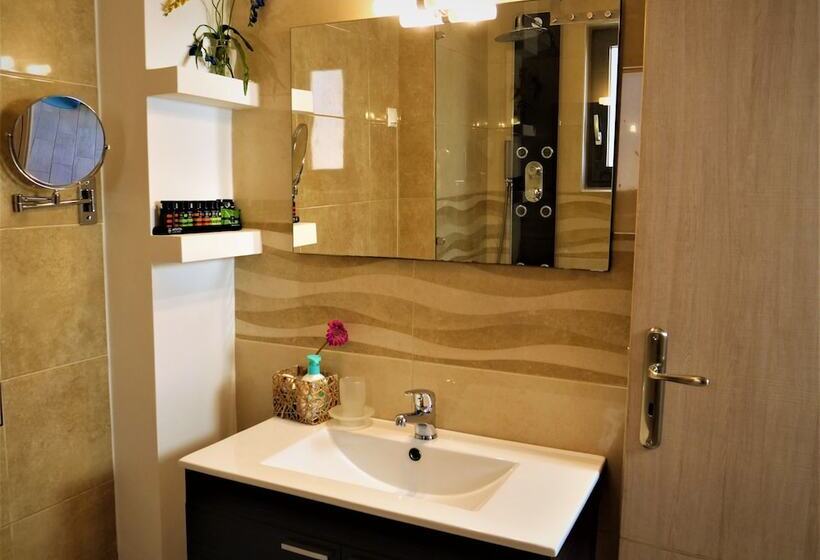 ホテル Seacret Apartments