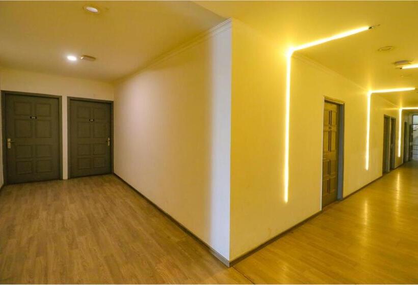 Fabhotel Chattarpur Enclave