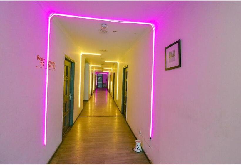 Fabhotel Chattarpur Enclave