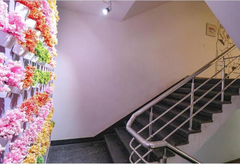 Fabhotel Chattarpur Enclave