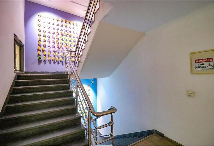 Fabhotel Chattarpur Enclave