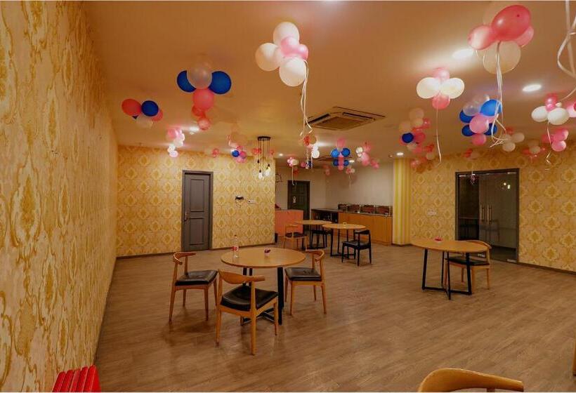 Fabhotel Chattarpur Enclave
