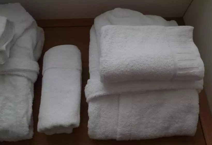 هتل Auberge Au Mai