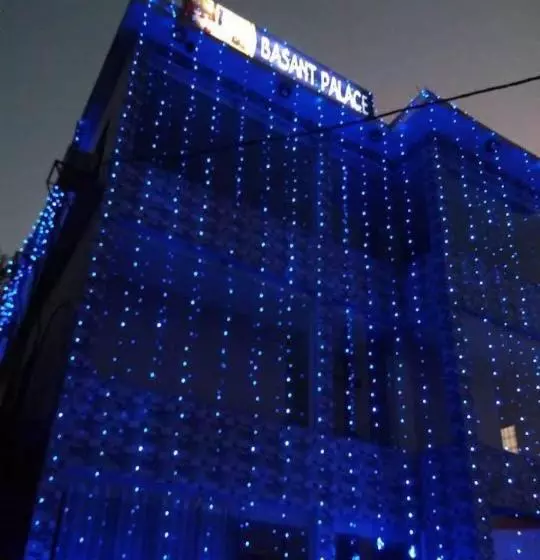 ホテル Basant Palace And Flavors Restaurant