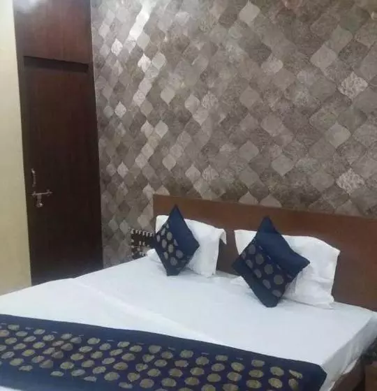 ホテル Basant Palace And Flavors Restaurant