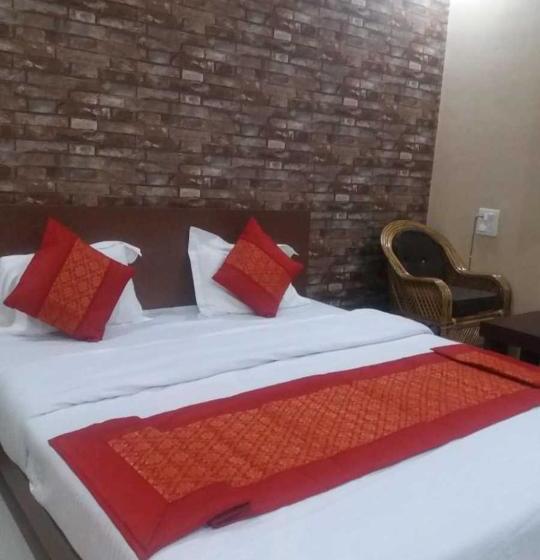 酒店 Basant Palace And Flavors Restaurant