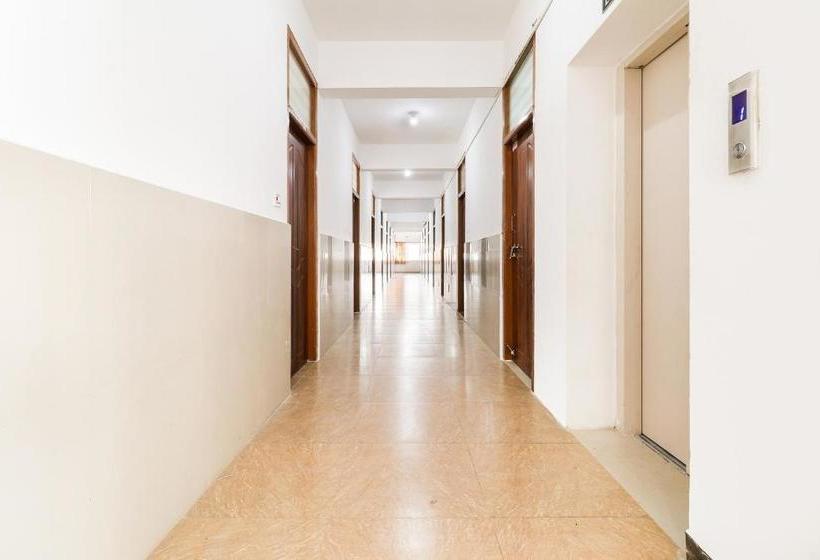 Hotel Capital O 77432 Rd