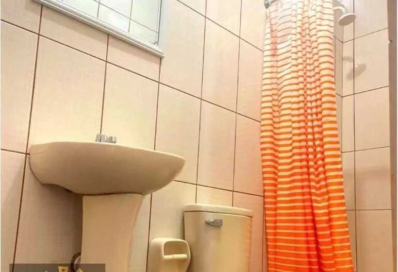 هتل Hostal Macacona