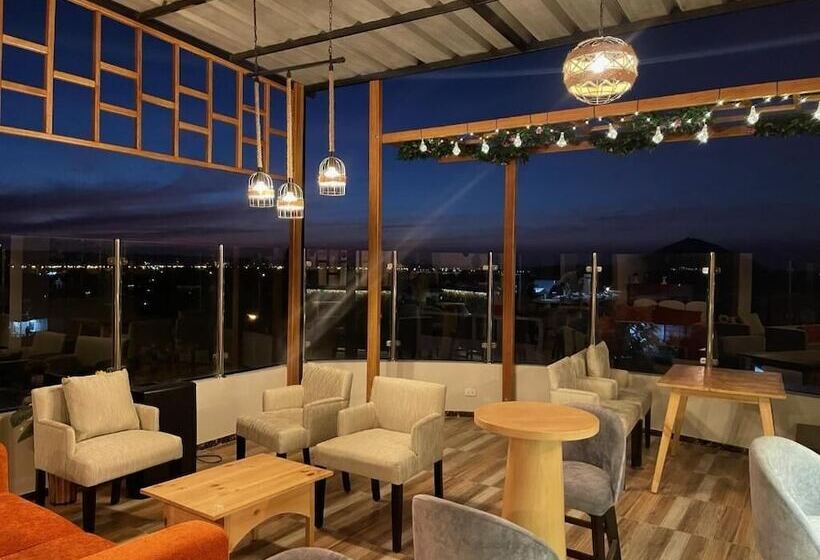 فندق Hostal Macacona