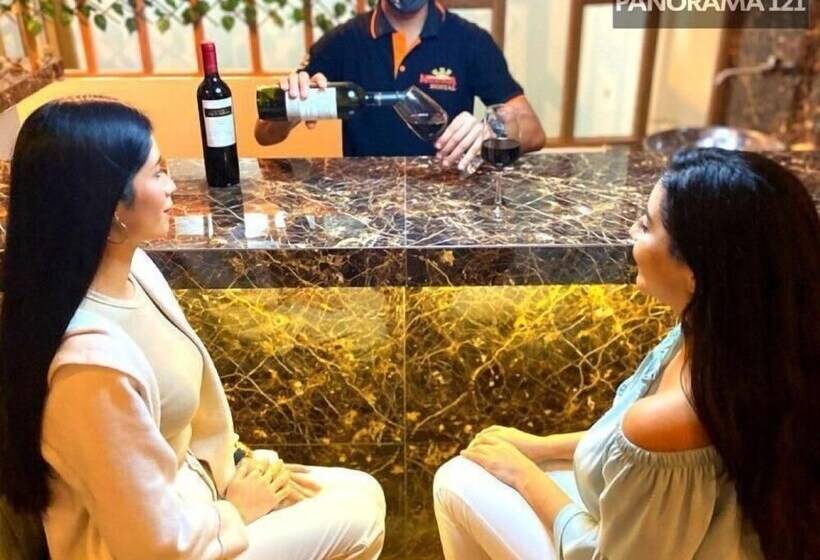 فندق Hostal Macacona