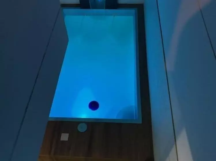 هتل Hostal Macacona
