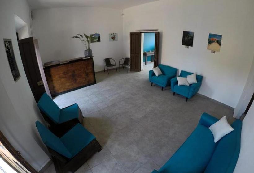 هتل Jardin De Las Marias