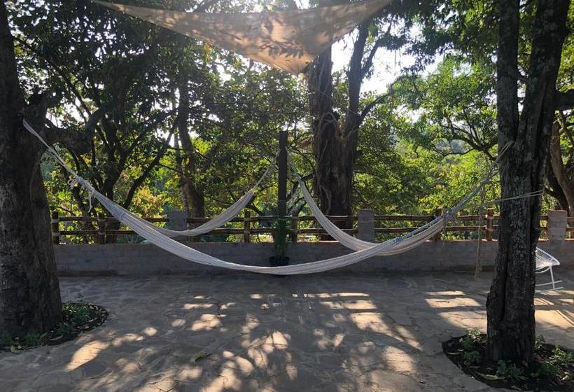 هتل Jardin De Las Marias