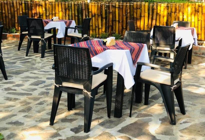 هتل Jardin De Las Marias