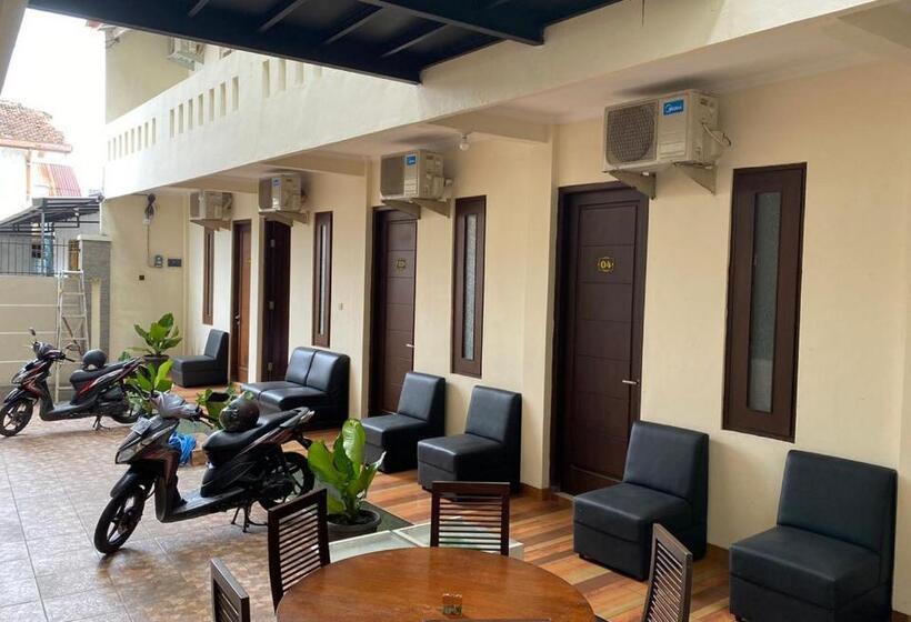 فندق Jatiwinangun Homestay Near Gor Satria Purwoketo Mitra Reddoorz